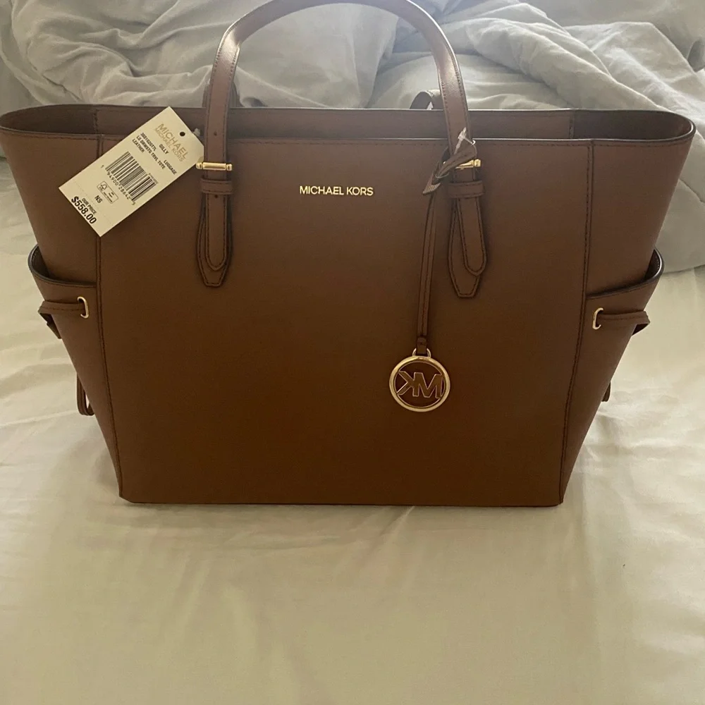 Micheal Kors tote brand new - Picture 1 of 4